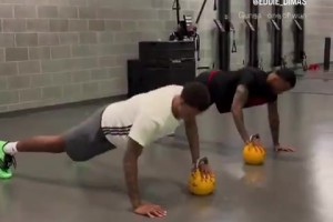 火箭媒体：小贾刚签完合同就开启了训练 伊森&amp;阿门&amp;申京也都开练