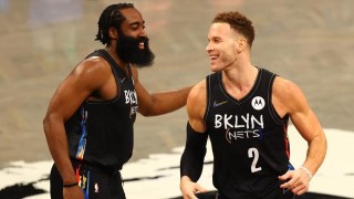 纳什：我很担心哈登的出场时间 但很难把他换下来