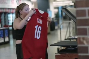 开云下载-杨瀚森球衣售罄只是开胃菜，如果打出数据，全联盟都会受益！