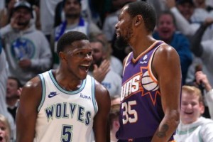 开云APP-会聊天！爱德华兹：横扫KD感觉有点糟 他是我偶像