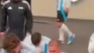 马卡：在球员通道中，梅西等人与委内瑞拉球员林孔等人发生口角